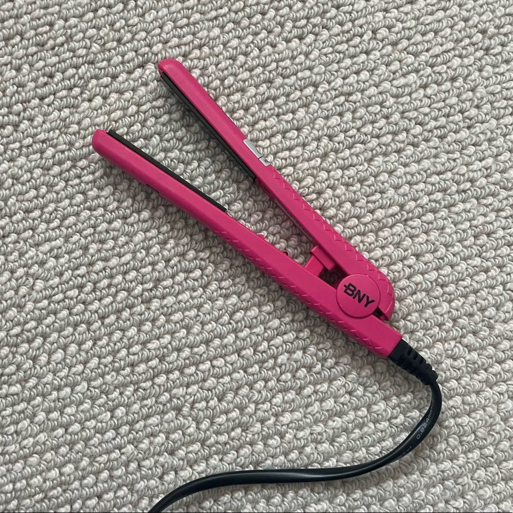 Brilliance New York 0.5” travel flat iron